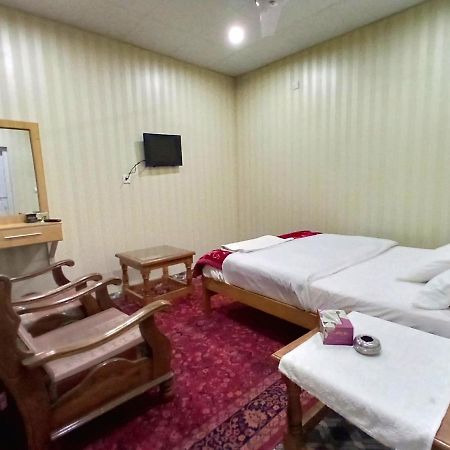 Madina Hotel 2 Gilgit Dış mekan fotoğraf