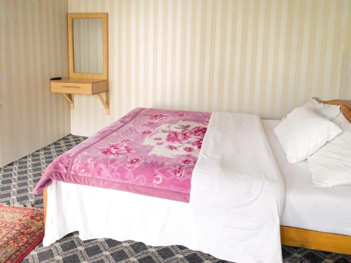Madina Hotel 2 Gilgit Dış mekan fotoğraf